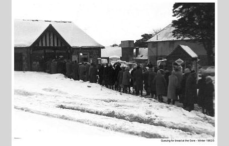 Queuing for bread 1962
